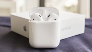 Apple AirPods 2019